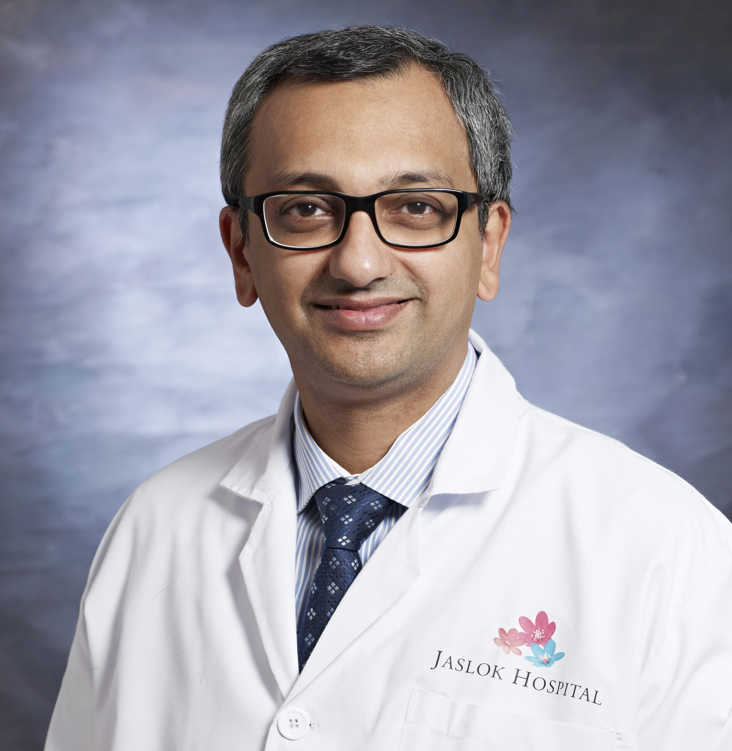 Best Laparoscopic Surgeon in Mumbai - Dr. Prajesh Bhuta